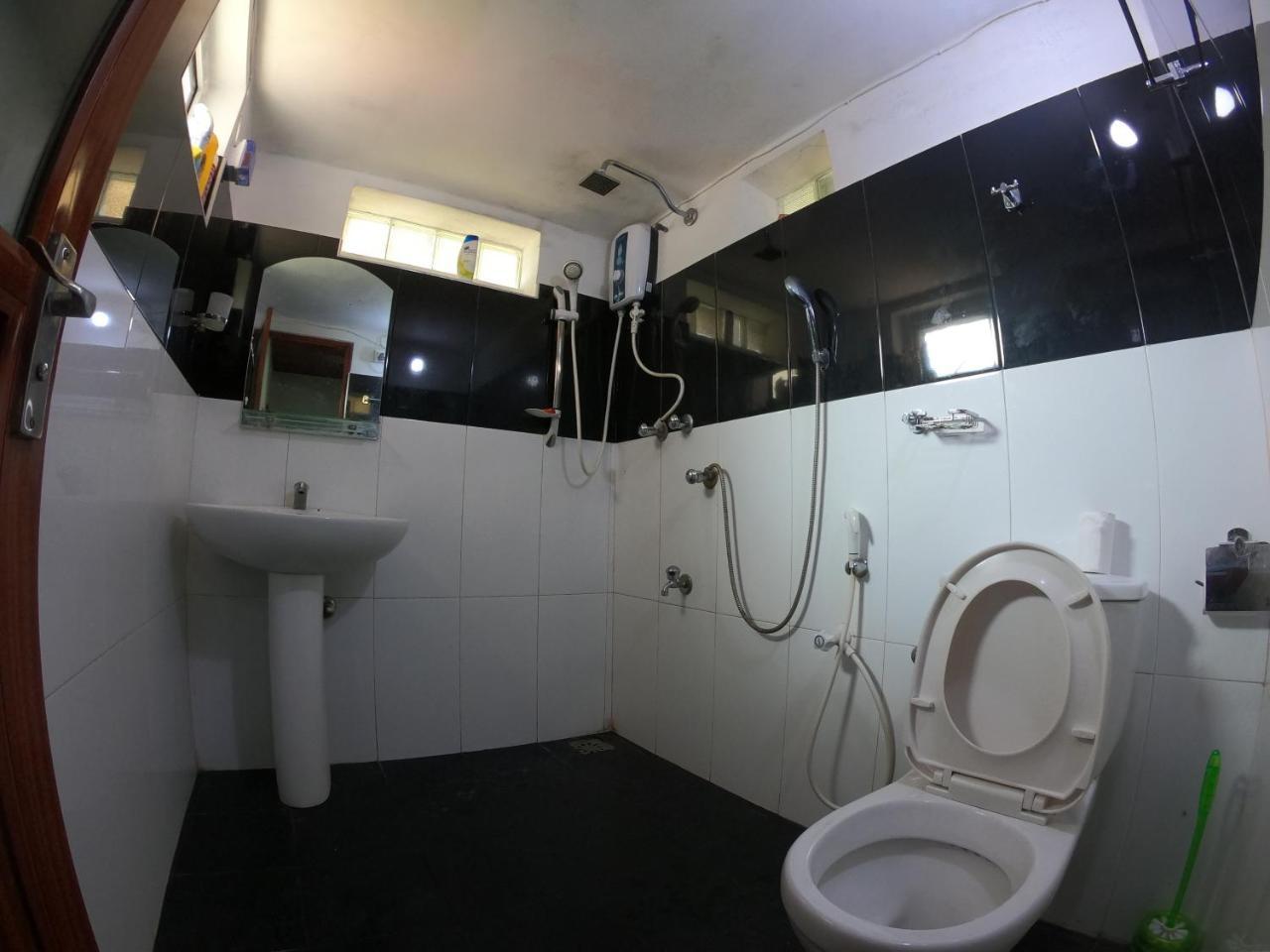 Shrinith'S Place - Dodanduwa Hikkaduwa Exteriör bild